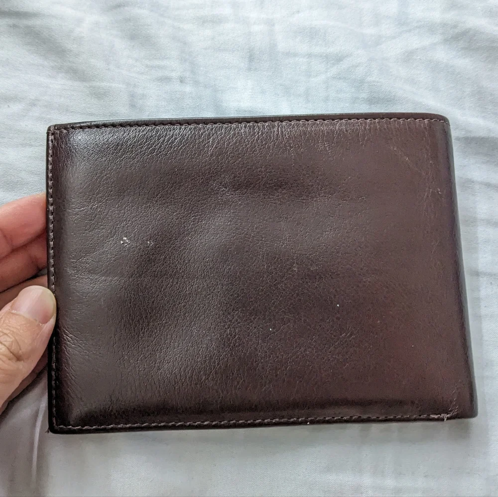 EUC Guy Laroche men's bi-fold wallet dark brown, leather